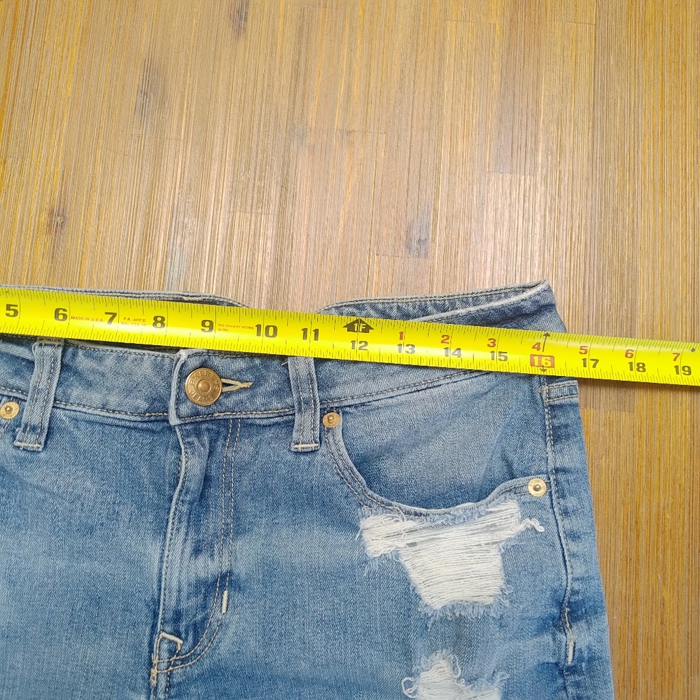 Express Women's Distressed Light Blue Denim Jean Shorts - Picture 6 of 7